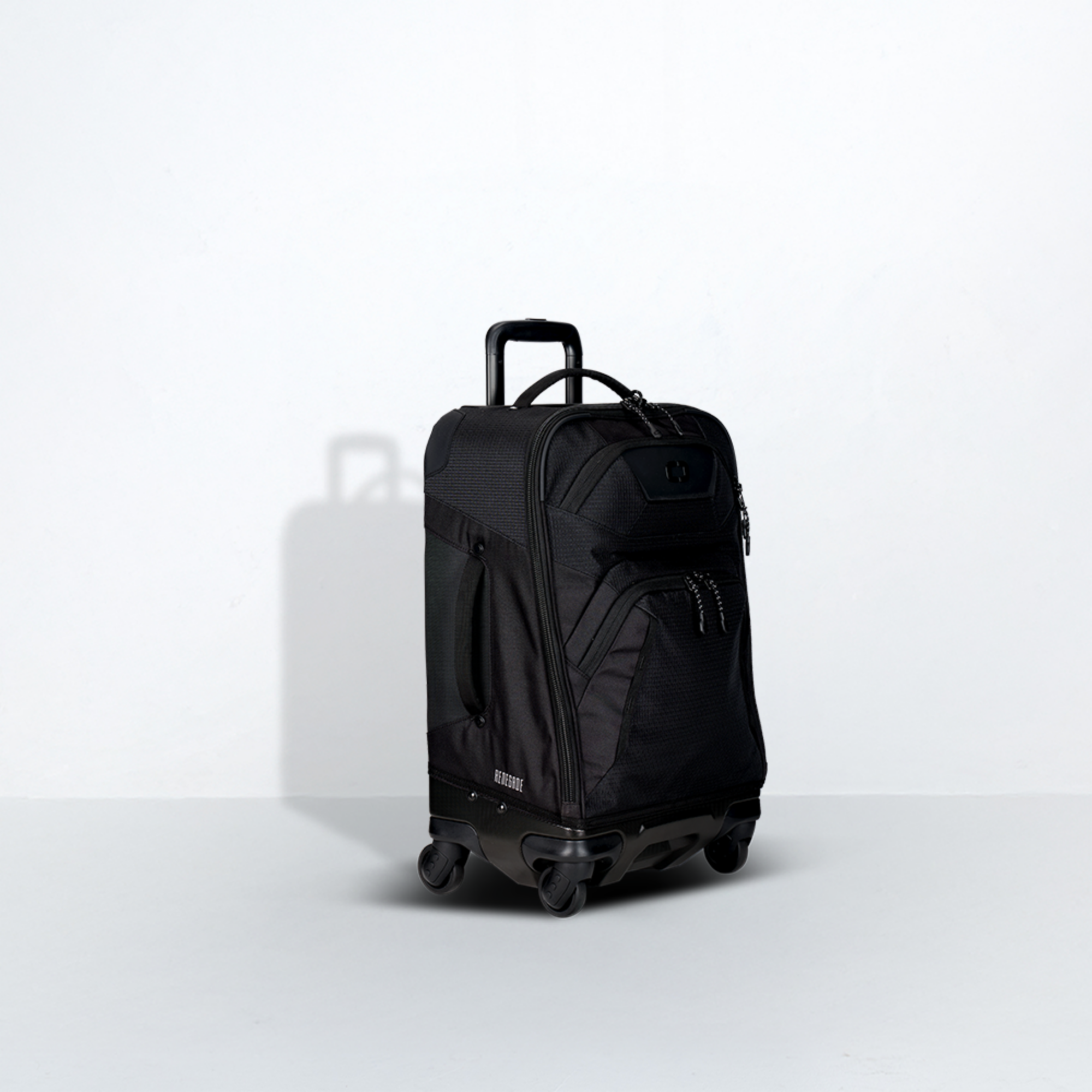 Renegade Pro 22" Luggage - Black