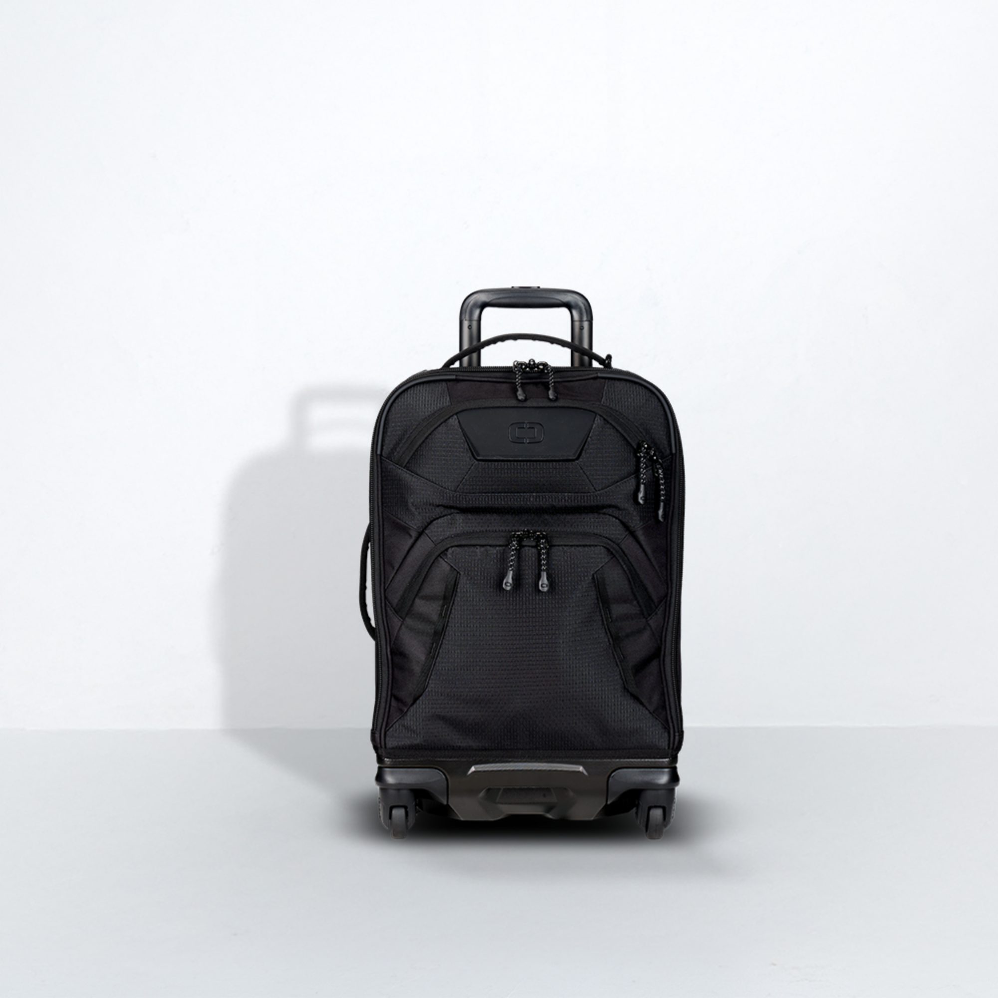 Renegade Pro 22" Luggage - Black