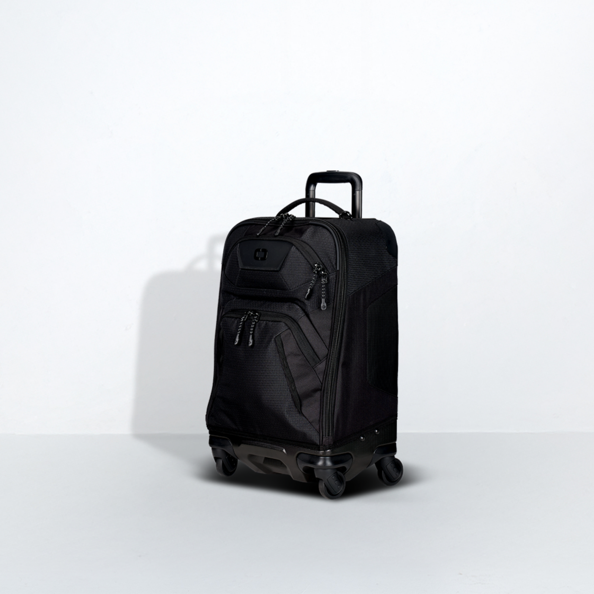 Renegade Pro 22" Luggage - Black