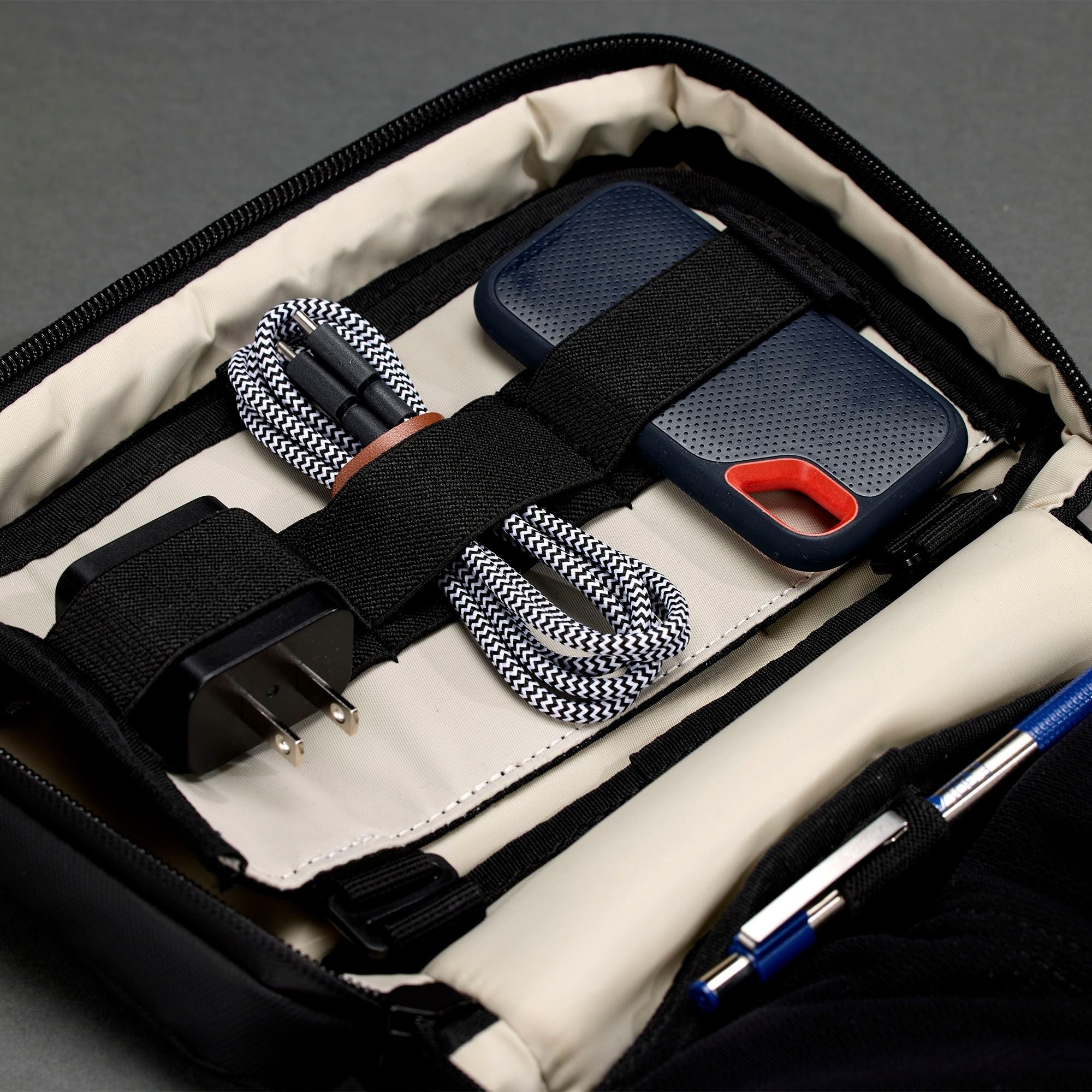 Ogio Pace Pro Tech Case