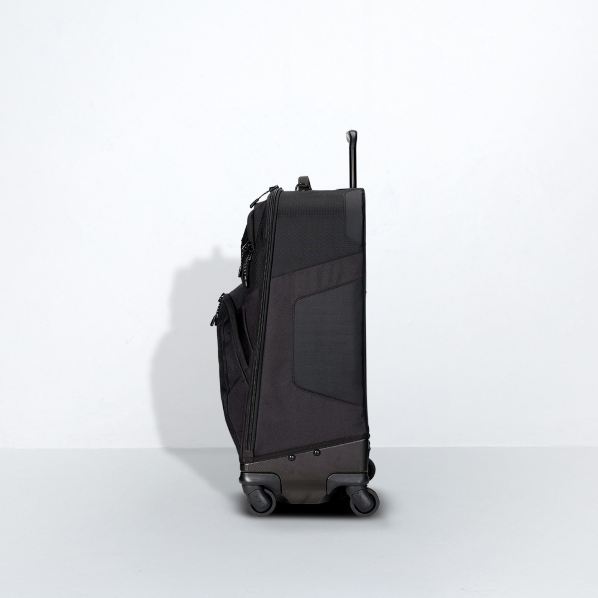 Renegade Pro 26" Luggage - Black