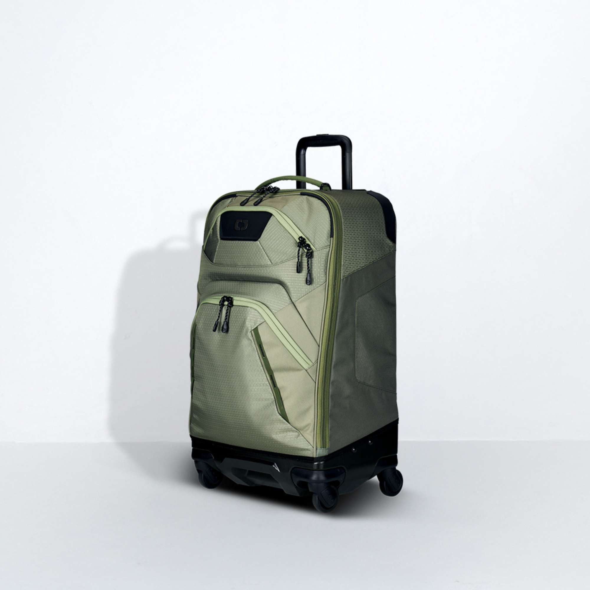 Renegade Pro 26" Luggage - Four Leaf Clover