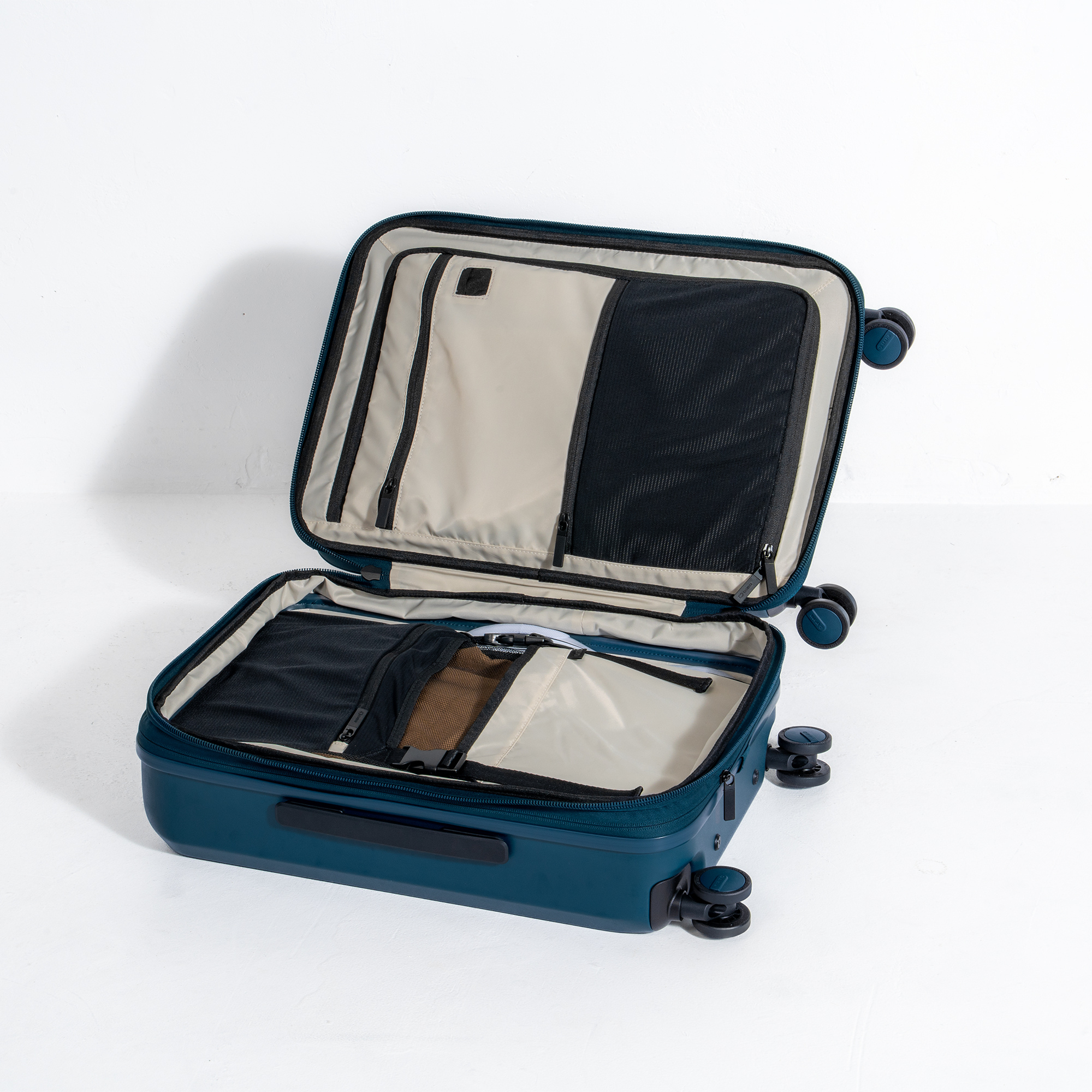 Pace Pro Hybrid Carry-On