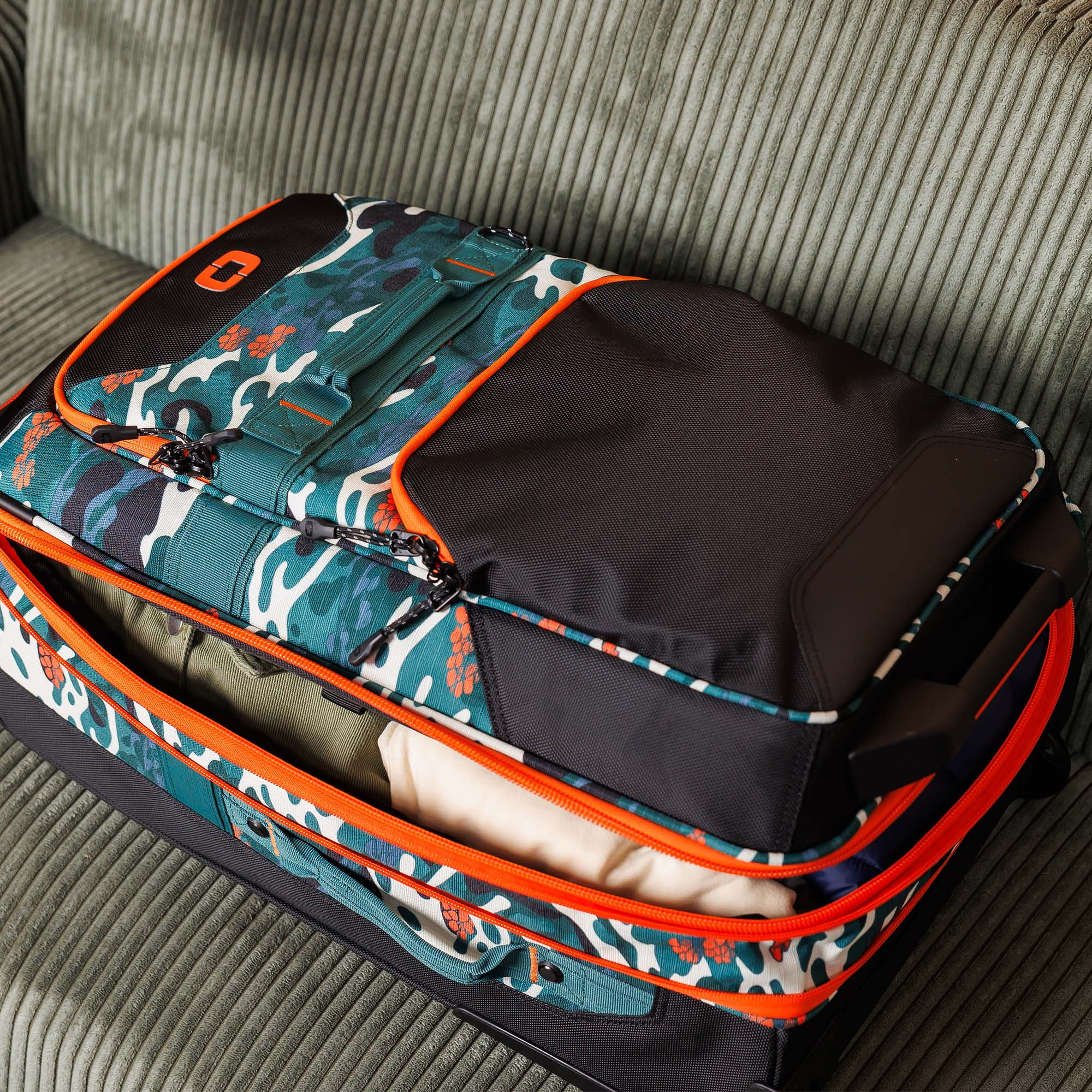 Ogio Alpha Layover Carry-on