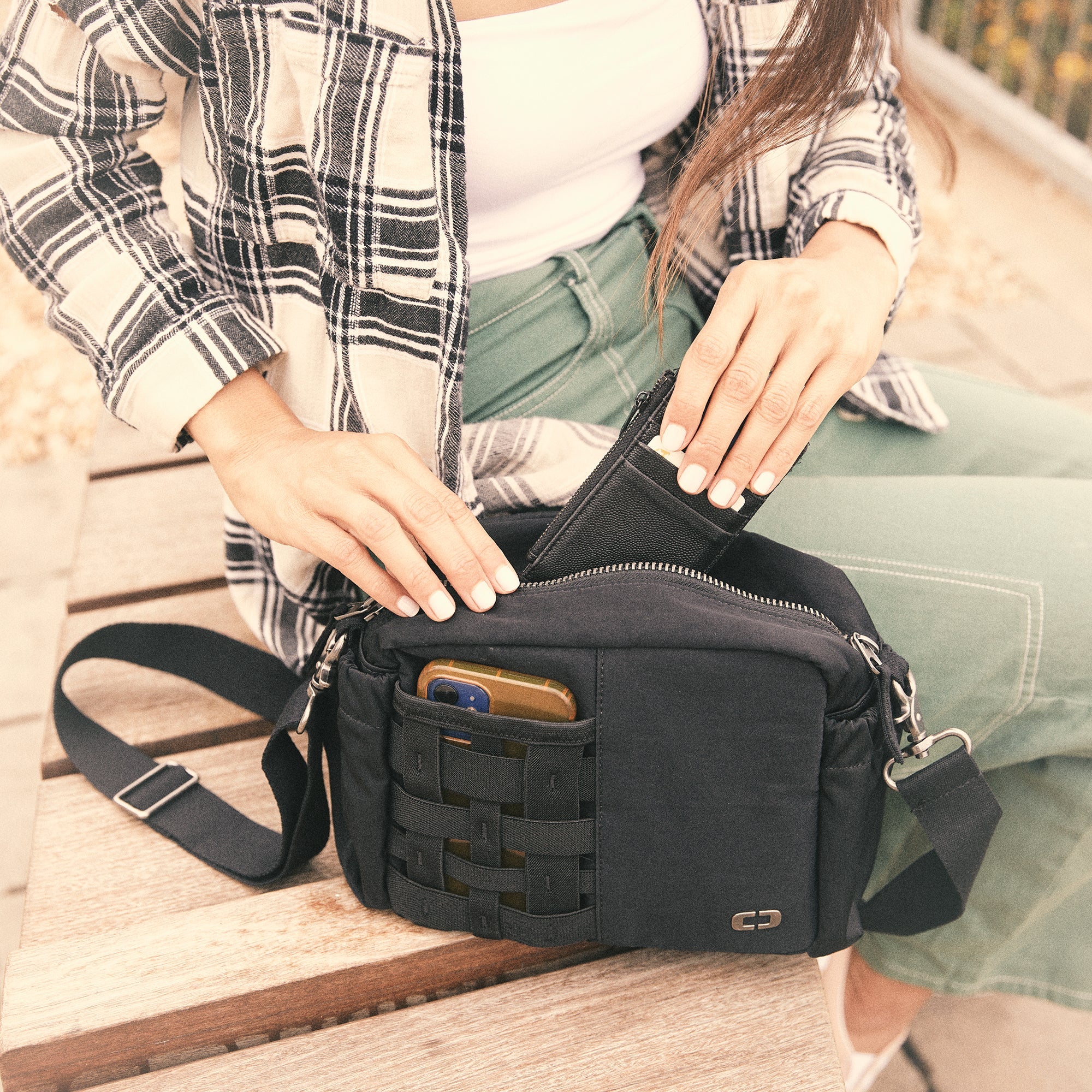Rise Crossbody - Black
