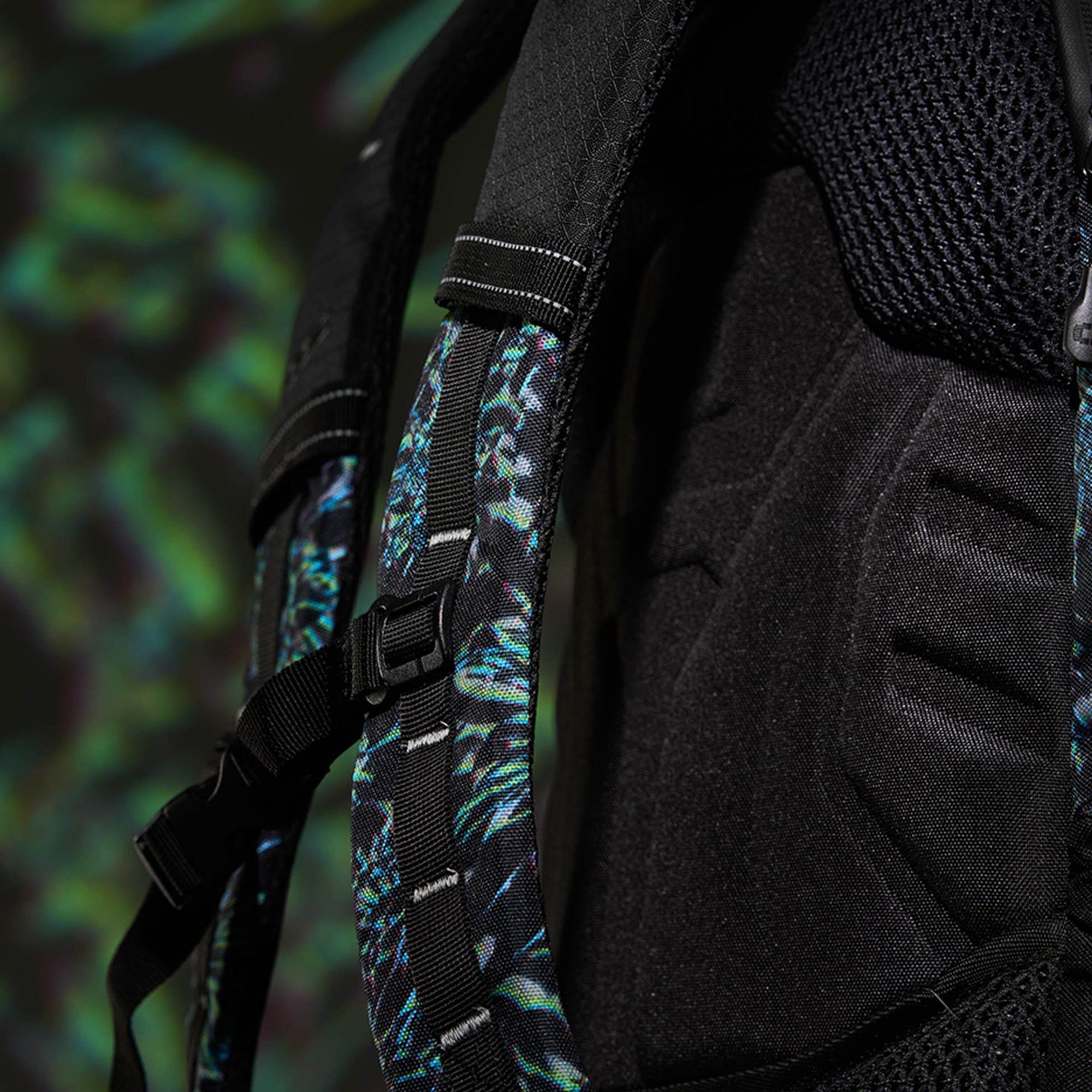 Renegade Pro Le Backpack - Navy Volt