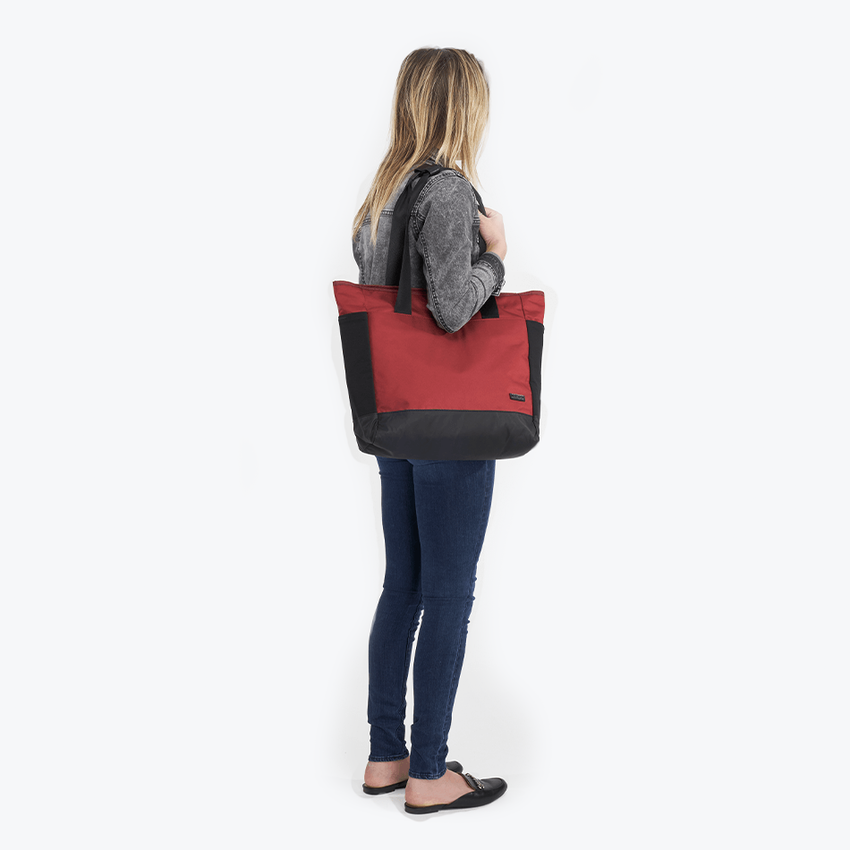 XIX Tote 18