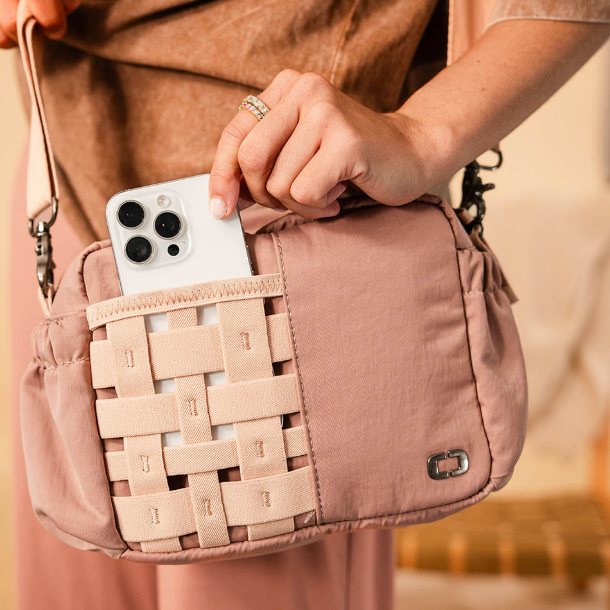 RISE CROSSBODY