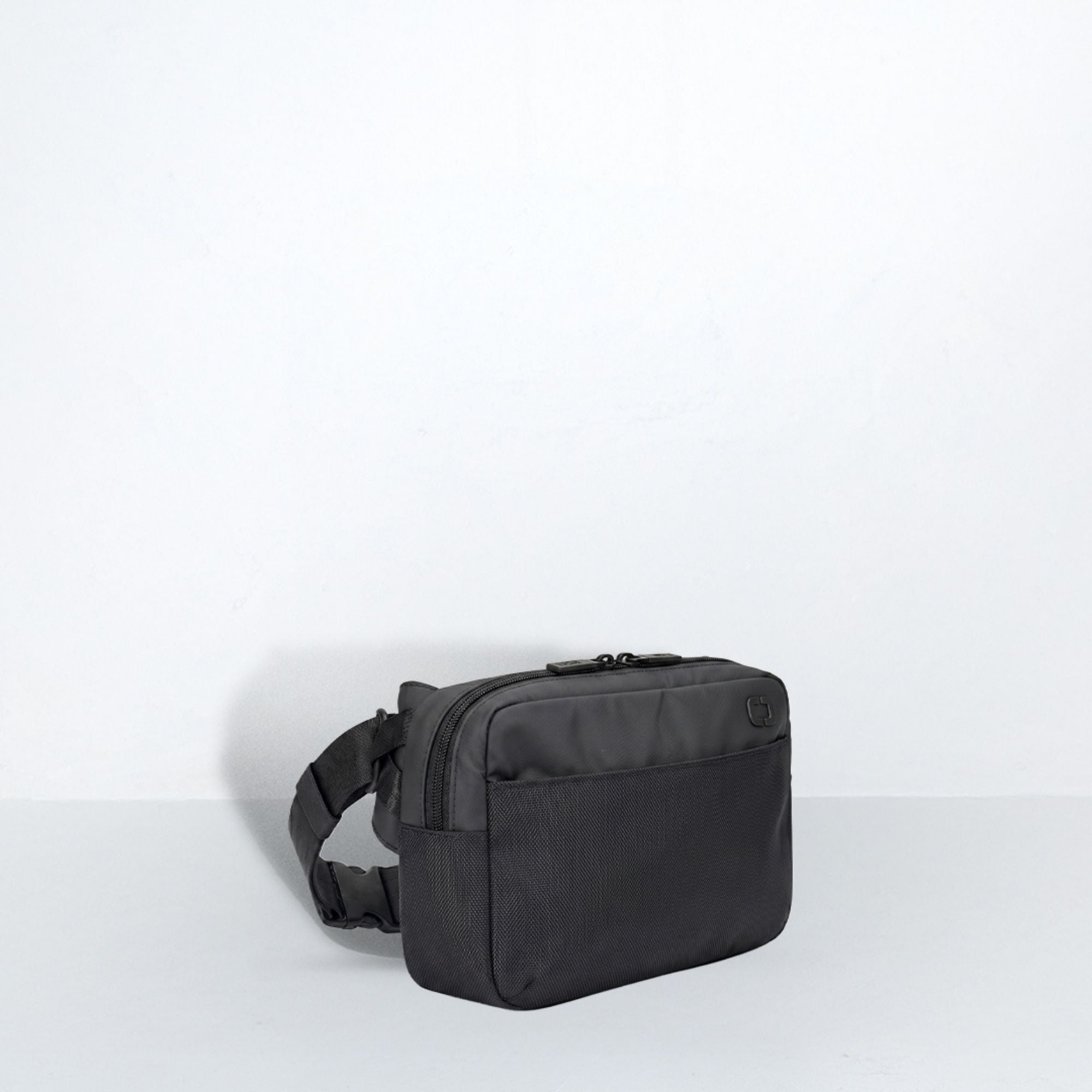Pace Pro Crossbody - Black