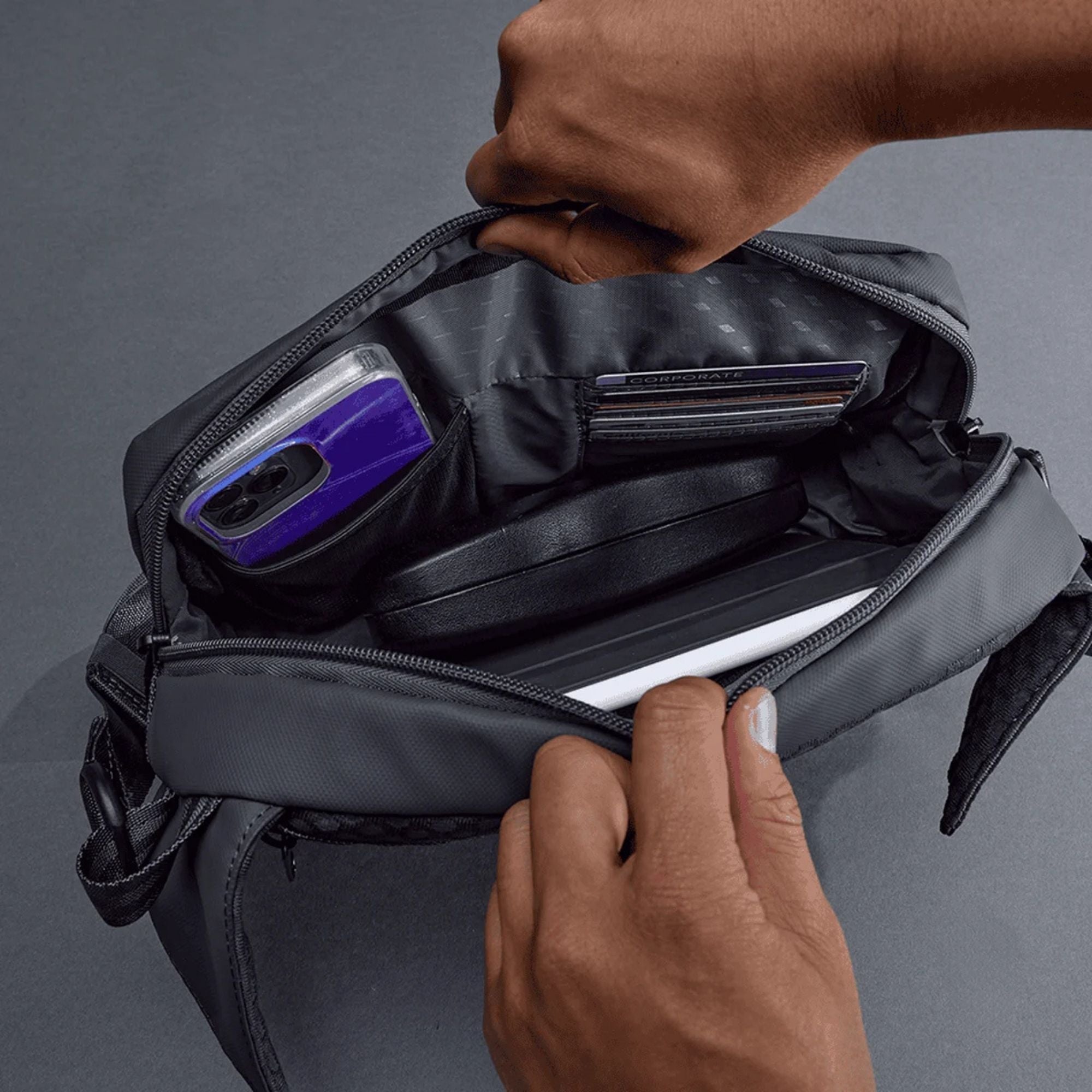 Pace Pro Crossbody - Saffron