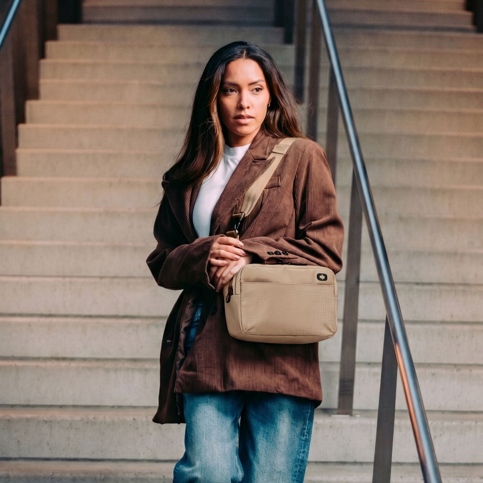 Pace Pro Crossbody