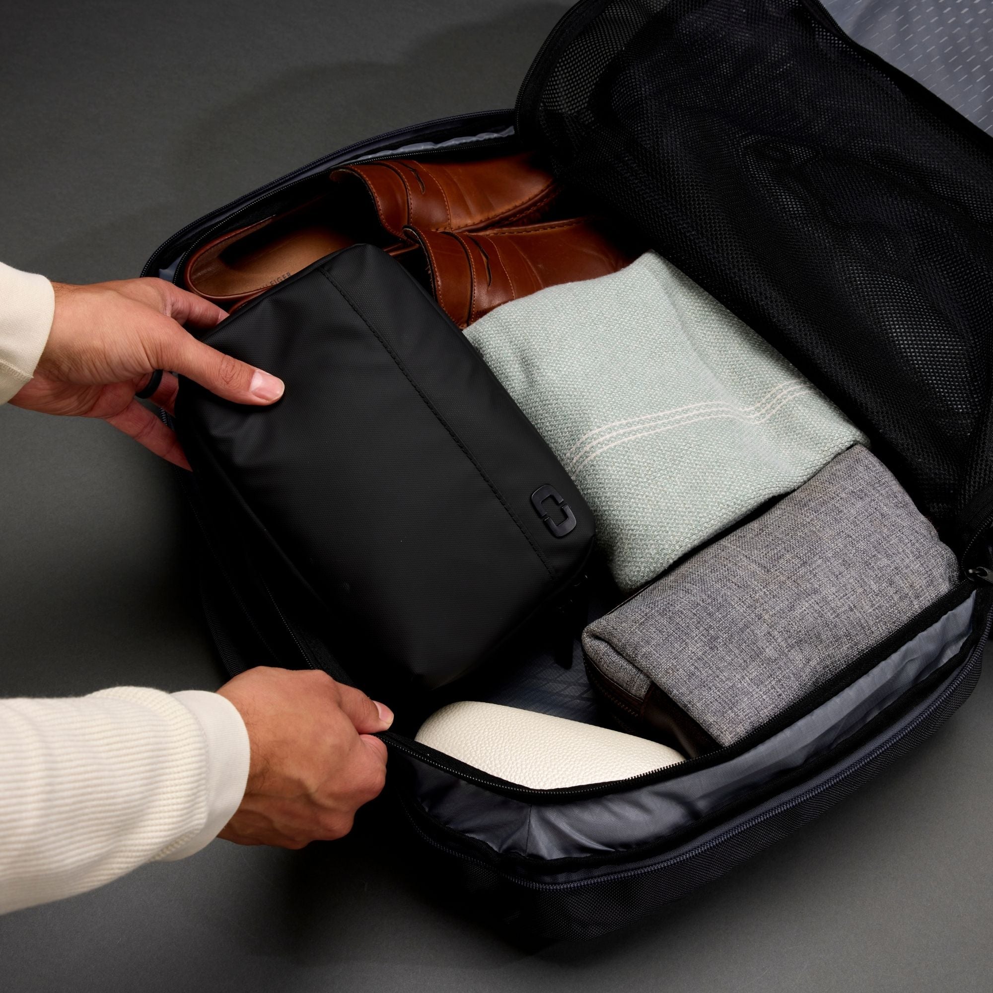 Pace Pro Max Travel Duffel Backpack 45L - Black