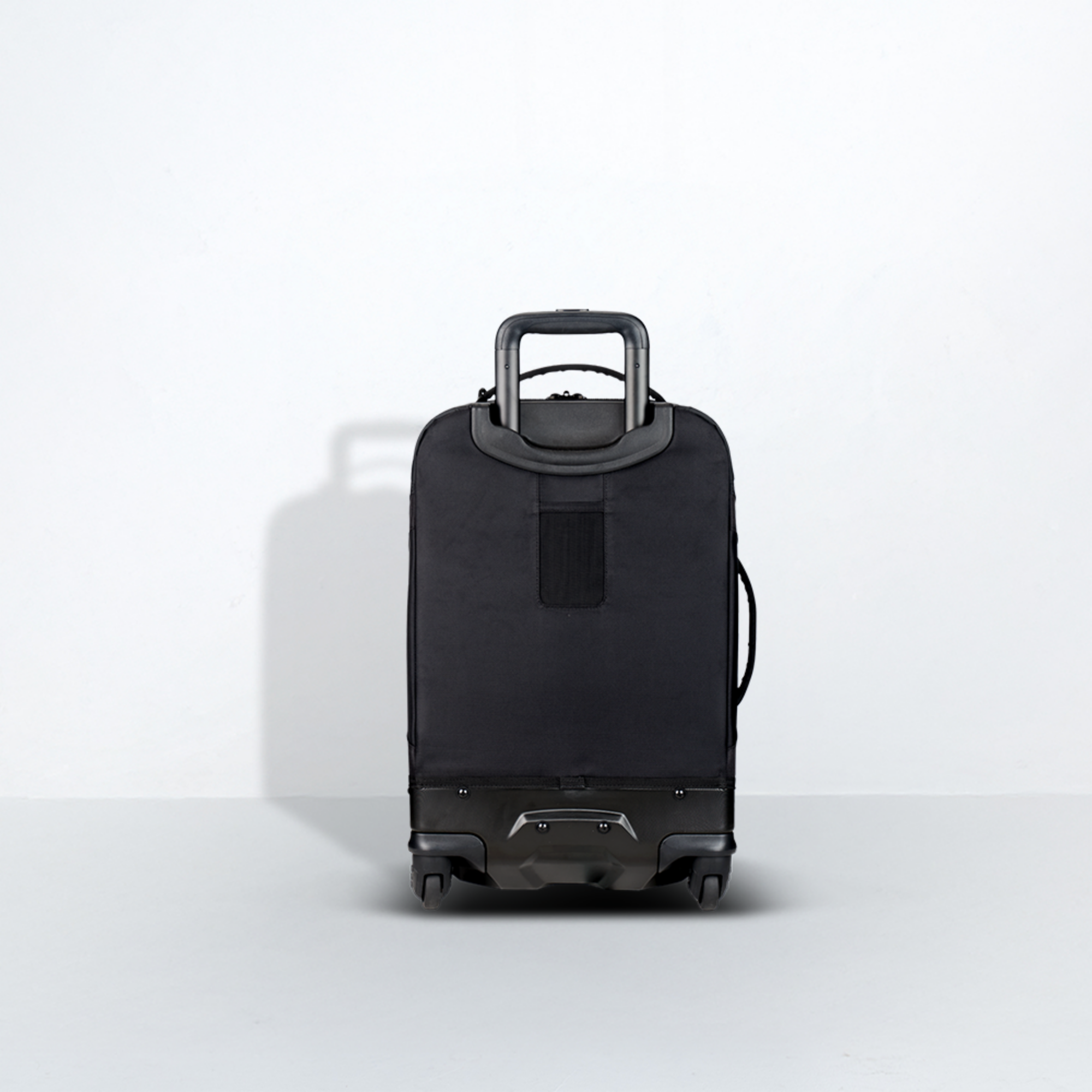 Renegade Pro 22" Luggage - Black