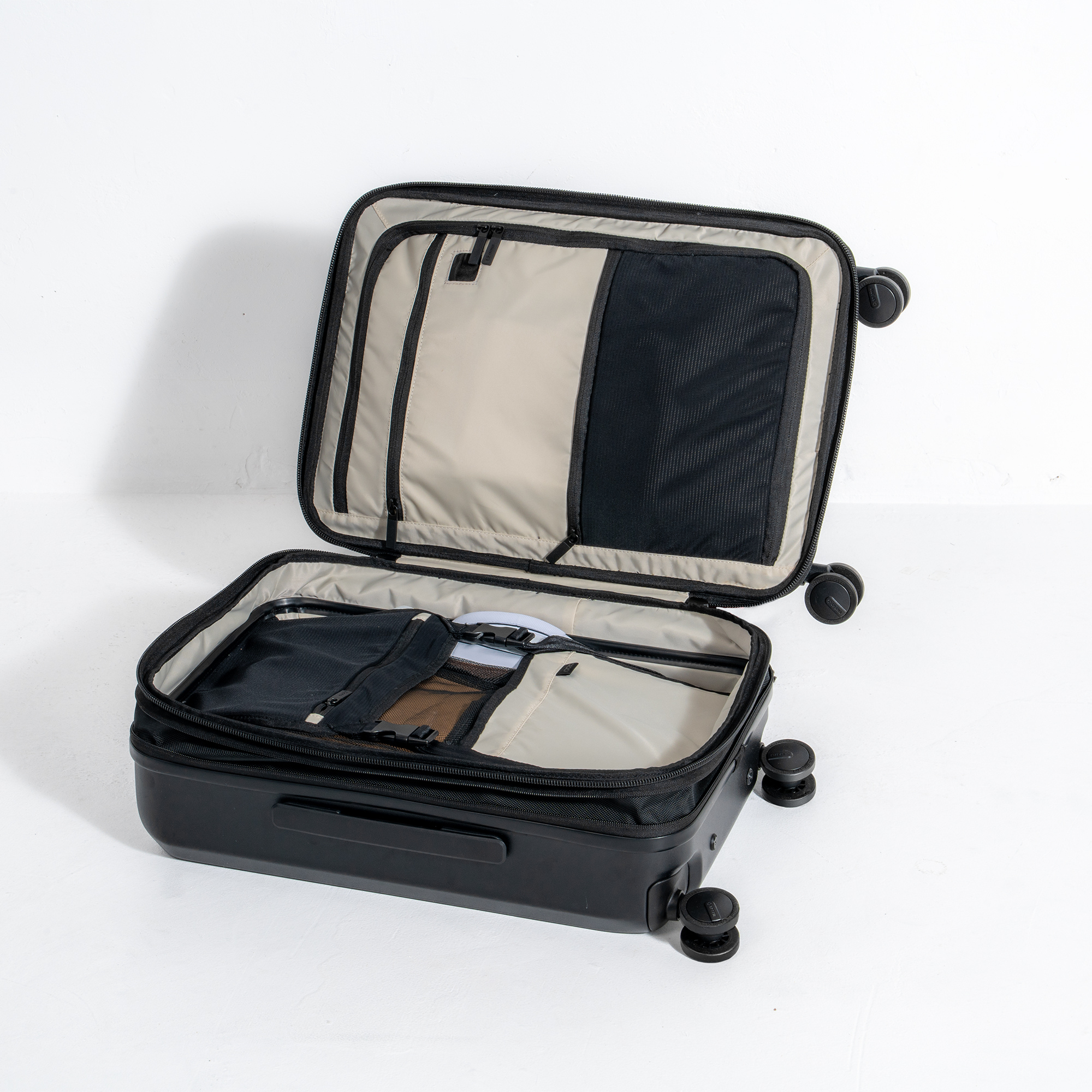 Pace Pro Hybrid Carry-On