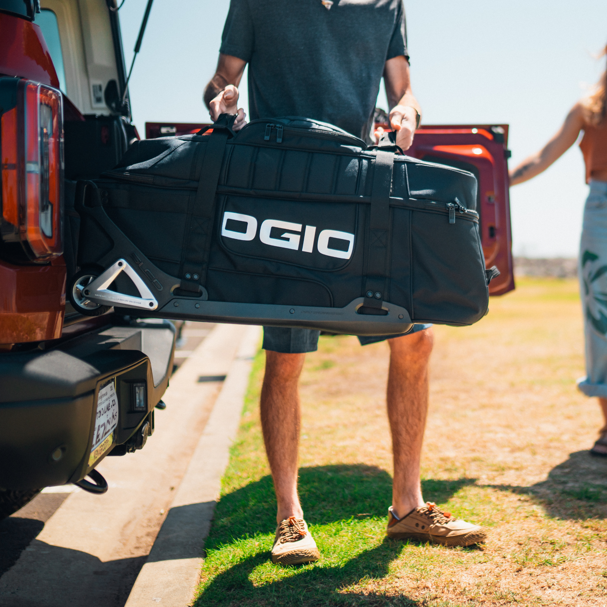Rig 9800 Travel Bag - Black