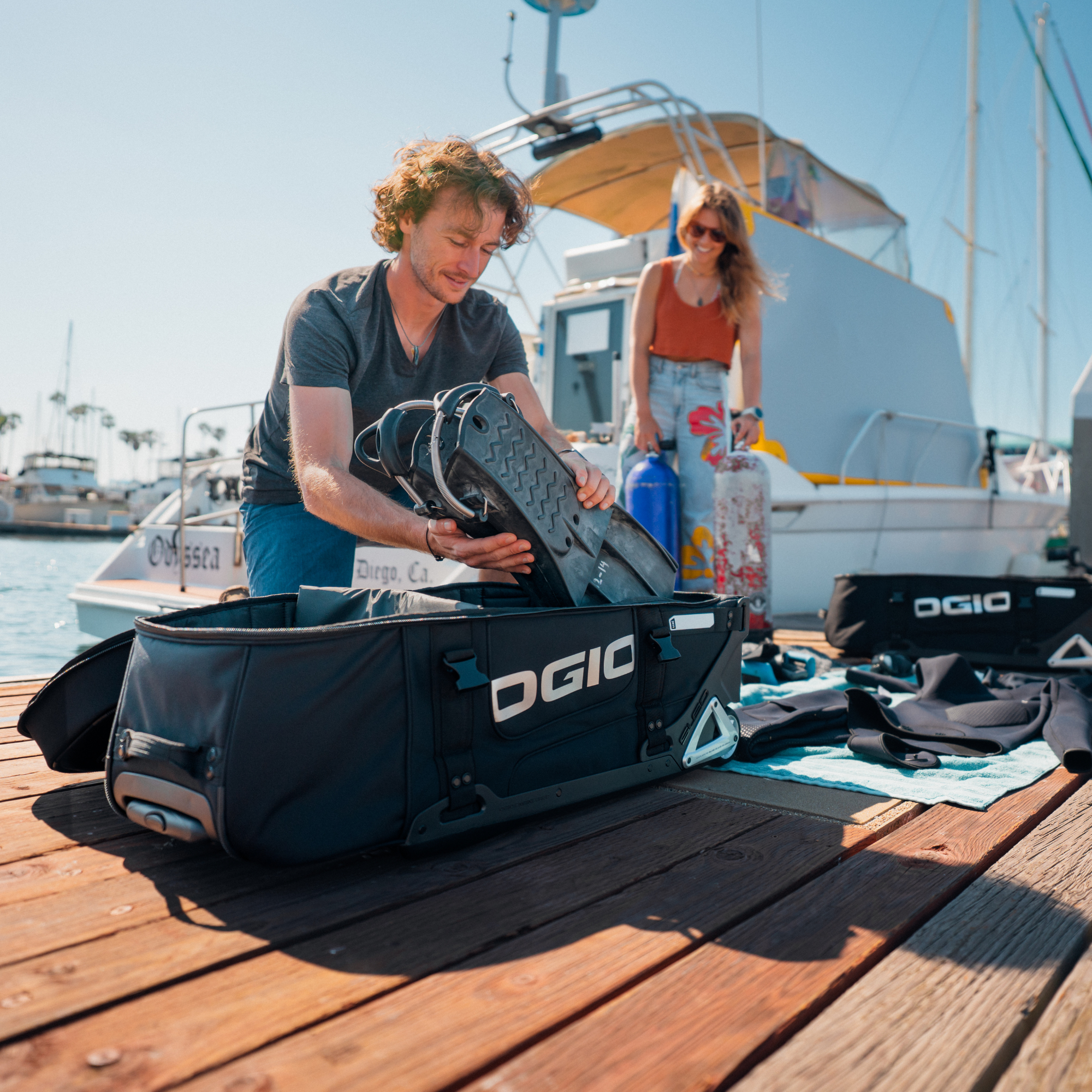 Rig 9800 Travel Bag - Black